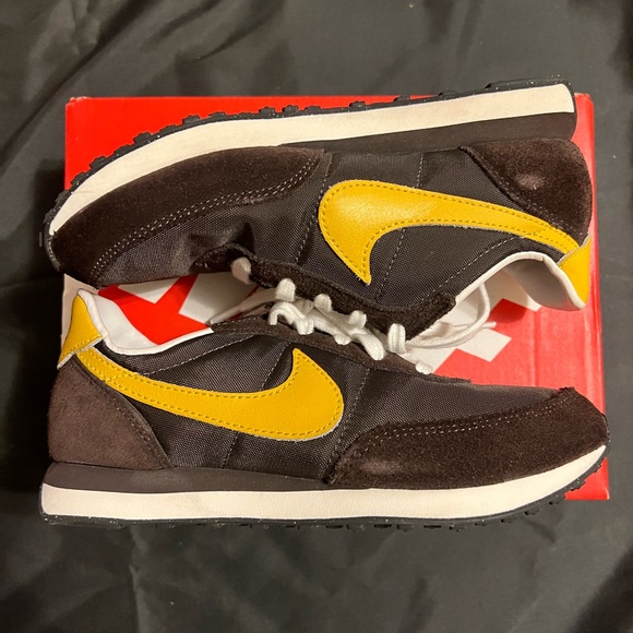 Nike Waffle Trainer - Picture 3 of 5